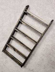 Étagère à épices rustique en bois massif de 18 pouces de large, six niveaux, avec barre en laiton, organisateur de cuisine, étagère murale pour les essentiels de la cuisine et du garde-manger - Product Image 4