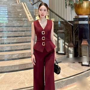 ชุดเซ็ตสองชิ้นสำหรับฤดูร้อน เสื้อผ้าผู้หญิง สวมใส่สบาย แฟชั่นธรรมชาติ ซักได้ บรรจุภัณฑ์แบบกำหนดเอง จากผู้ผลิตในเวียดนาม - Product Image 2