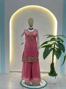 Elegante Conjunto de Vestido Palazzo de Seda Fendi para Mujer con Kurti Bordado con Cuentas y Lentejuelas, Dupatta a Juego y Completamente Cosido - Product Image 4
