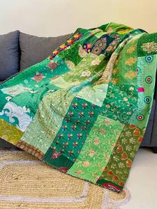 Colcha Vintage Bohemia Bordada con Parches, Colcha Indiana Kantha Hecha a Mano para Uso en Hoteles y Hogares - Product Image 2