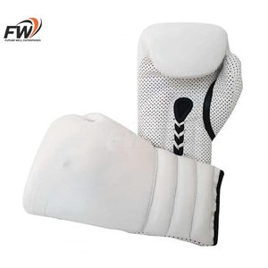 ถุงมือชกมวยหนังแท้คุณภาพสูงสั่งทำพิเศษสำหรับผู้ใหญ่ ขนาด 6 ออนซ์-16 ออนซ์ ถุงมือชกมวยคุณภาพสูงระดับมืออาชีพสั่งทำพิเศษ - Product Image 2