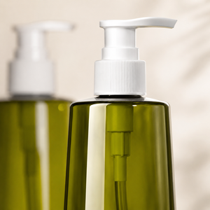 Botella de Plástico Verde Oliva Personalizada con Bomba Dosificadora Blanca para Champú, Gel de Ducha, Jabón de Manos, Fabricante de Vietnam - Product Image 3