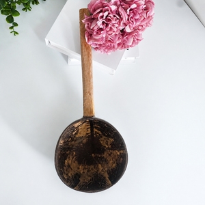 Cuchara de Cocina Premium de Cáscara de Coco, Ecológica, con Mango Largo de Madera, Hecha a Mano, Natural, para Sopa, Apta para Lavavajillas - Product Image 2
