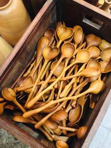 Cuchara de madera de mango largo resistente al calor hecha a mano de madera maciza para uso diario duradero herramienta esencial de cocina - Product Image 2