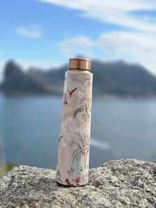 Bouteille d'eau en cuivre à motif floral avec base martelée, portable, pour l'extérieur, avec bienfaits ayurvédiques et yoga, bouteille en cuivre - Product Image 4