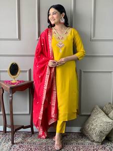 Traje de Tres Piezas de Seda Romana Premium con Bordado y Encaje Jacquard, Dupatta, Venta al por Mayor, Atuendo Étnico para Fiestas - Product Image 4
