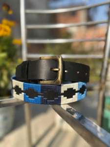 Ceinture en cuir de vachette faite à la main, durable, vintage, décontractée, style Gaucho pour homme, personnalisable avec boucle à ardillon en laiton et logo embossé - Product Image 3