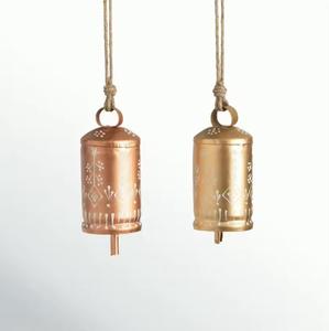 Ornement de cloche suspendue en métal fait main, forme ronde, style rustique, pièce décorative - Product Image 3