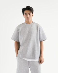 Camiseta de punto lisa de manga corta para hombre con ribete acanalado, colores sólidos, corte holgado, logotipo frontal, ecológica, Vietnam - Product Image 1