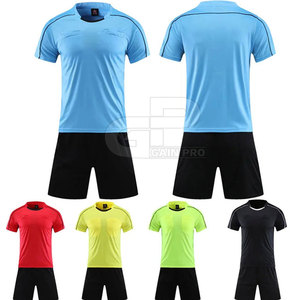 Ensemble d'uniformes de football pour hommes durables, tissu de haute qualité, maillot et short pour les équipes de club, les matchs scolaires, les tournois - Product Image 6