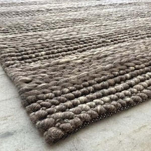 Tapis en laine épaisse tissé à la main - Décoration scandinave tressée, tapis de salon, tapis chic pour chambre à coucher - Product Image 3