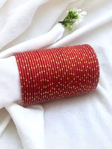 Conjunto de brazaletes tribales de plata oxidada clásica con acabado antiguo y dijes de campana Ghungroo intrincados con grabado tradicional - Product Image 3