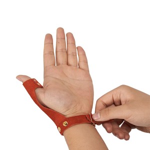 Protector de dedos para tiro con arco, confiable, para jóvenes y adultos, costuras duraderas para mayor longevidad en entornos de caza al aire libre en condiciones adversas. - Product Image 4