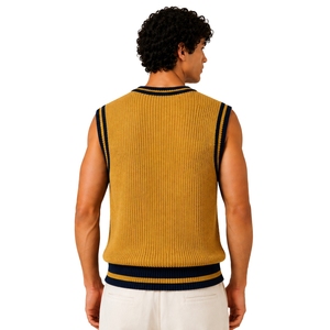 Gilet pull sans manches en maille pour homme, jaune moutarde à rayures contrastées, col en V, léger, décontracté, personnalisable avec logo OEM - Product Image 2