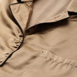 Vente en gros de pyjamas de luxe à manches longues pour femmes, ensemble 2 pièces, col rabattu, pyjama en satin de soie personnalisé pour femmes, vêtements de nuit - Product Image 5