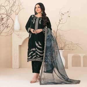 Colección de Terciopelo de Lujo con Bordado Pesado Tawakkal Vol MINAKARI, Ropa de Fiesta Pakistaní al por Mayor para Adultos, Temporada de Bodas - Product Image 6