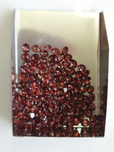Granat rouge naturel 4x3,5 mm, taille ovale, meilleure qualité, pierre précieuse en vrac pour la fabrication de bijoux - Product Image 3