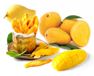 Las gomitas de mango Golden Hour capturan la magia del atardecer con cada bocado masticable que te ofrece una experiencia realmente inolvidable y dulce. - Product Image 1