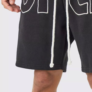 กางเกงขาสั้นชายหาดผู้ชาย ระบายอากาศดี แฟชั่นลายพิมพ์ สำหรับฤดูร้อน สวมใส่สบายๆ - Product Image 2