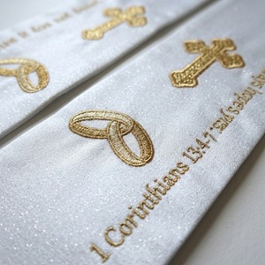 Étole en satin blanc brodée de fils d'or avec inscription biblique 1 Corinthiens 13, étole de clergé pour officiant de mariage chrétien et ministre - Product Image 4