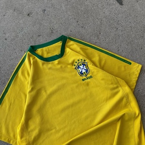 เสื้อฟุตบอลบราซิลสไตล์เรโทรสุดฮิต ผ้าตาข่ายโพลีเอสเตอร์ เสื้อซ้อมฟุตบอล ปักลายคุณภาพสูง สไตล์วินเทจ เสื้อฟุตบอลสั่งทำพิเศษ - Product Image 3