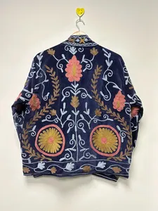 Veste en velours Suzani brodée, veste bohème faite à la main, veste florale, manteau en velours bohème, vêtement d'extérieur unique et tendance, respectueux de l'environnement - Product Image 2
