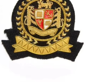 Badges de luxe brodés à la main avec paillettes, épingles de sûreté sans nickel de haute qualité, respectueuses de l'environnement, en feutre, dentelle et fil de soie doré pour blazer - Product Image 4