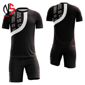 Uniforme de Fútbol Personalizable para Equipos, 100% Poliéster, Color Negro, con Logotipo, Servicio OEM, Diseño Deportivo de Fútbol, Desarrollado en NURAK en 2026 - Product Image 3