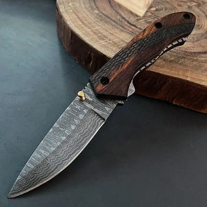 Cuchillo de Bolsillo Multifuncional de Acero de Damasco Hecho a Mano Personalizado OEM Burraq con Funda de Cuero, Regalo de Aniversario, Regalo para Padrinos de Boda - Product Image 5