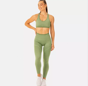 Soutien-gorge de sport respirant sans couture pour femme, avec logo frontal, haute qualité, idéal pour le yoga, la gym et l'entraînement – Vente en gros - Product Image 5