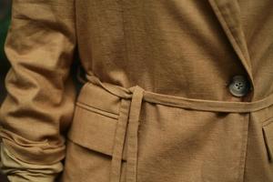 Chaquetas de cintura de otoño en ramio naranja quemado Patrón de cuadros relleno de algodón fino Bolsillos laterales con solapa frontal con función de aire acondicionado - Product Image 4