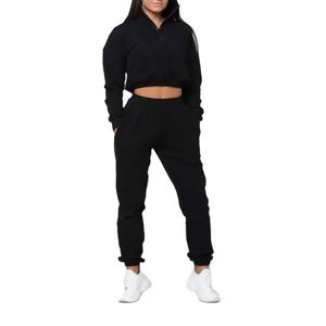Ensemble de survêtement décontracté à capuche pour femme, production personnalisée avec logo OEM 2026, haut court uni, 100 % coton, confortable pour l'entraînement en salle de sport - Product Image 4