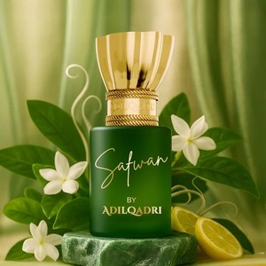Parfum Attar Non Alcoolisé en Flacon Vert 5,5 ml Roll-On, Fragrance Fraîche Boisée Fruitée, Soin Quotidien de Luxe - Product Image 2