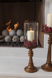 Porte-bougie en verre sur piétement en bois, finition antique, d'inspiration vintage, accent décoratif pour la décoration intérieure - Product Image 5