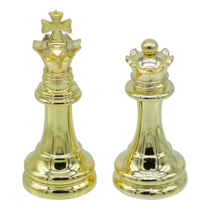 Juego de Ajedrez de Metal Premium con Figuras de Rey y Reina Doradas, para Decoración de Mesa y Hogar - Product Image 4