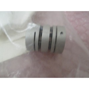 8 AMAT 3220-01133 CPLG Flex 1/4x3/8Bore 1.020D x - Equipo y Piezas de Semiconductores de Confianza de Marca Global - Product Image 1
