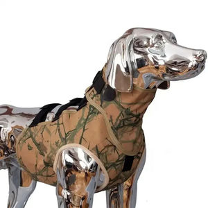 Ropa para mascotas hecha de tela 100% poliéster y nailon, con estampado de camuflaje y técnica de teñido liso, abrigos sin mangas para uso en paseos al aire libre. - Product Image 6