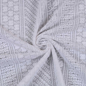 Tela de bordado Schiffli, tela de algodón para bordar, tela de encaje para fabricantes de prendas de vestir, marcas de moda boutique, exportación premium. - Product Image 3