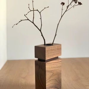 Vase à fleurs traditionnel en laiton plaqué or, gravé au laser, fait main, pour décoration intérieure rustique et cadeaux de mariage, marque privée - Product Image 1