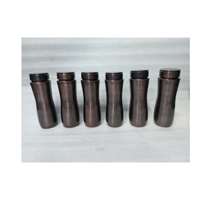 Vase à boisson en cuivre rustique, conçu pour l'eau potable pure, le soutien quotidien de la santé et une belle utilité traditionnelle en cuisine - Product Image 4