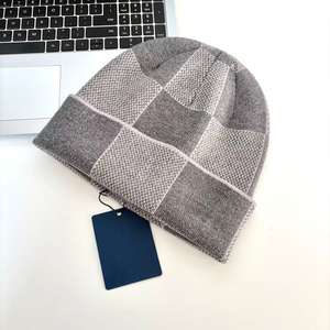 Nuevo Gorro de Punto Gris de Lujo para Hombre 2026, Gorro de Invierno de Diseñador, Gorro de Lana con Pompón, Gorros de Punto de Lujo para Mujer de Alta Calidad - Product Image 3