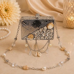 Nuevo Mini Bolso de Mano con Diseño Kundan en Metal Chapado en Oro, con Correa de Cadena, Hecho a Mano, Estilo Étnico, para Bodas y Fiestas, F S INTERNATIONAL - Product Image 2