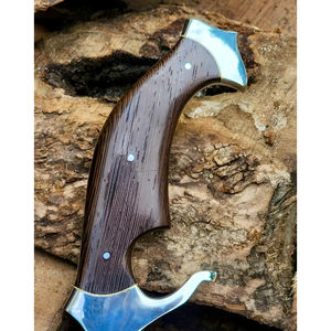 Couteau Bowie artisanal de haute qualité en acier au carbone, design compact, manche en résine et laiton, bord partiellement dentelé, cuir - Product Image 4