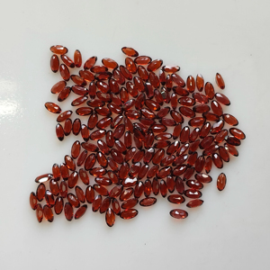 โกเมนสีแดงธรรมชาติ 4x2 มม. รูปไข่ คุณภาพดีที่สุด พลอยเม็ดเดี่ยวสำหรับทำเครื่องประดับ - Product Image 5