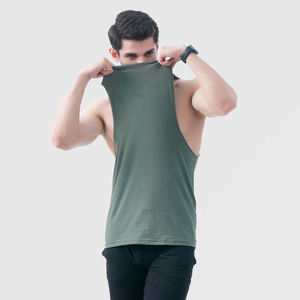 Débardeurs de sport personnalisés à logo, coupe ajustée, 100 % coton, respirants et confortables pour hommes – Prix usine - Product Image 3