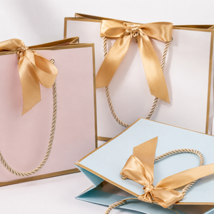Bolsas de Compras de Papel de Color de Lujo con Logotipo Personalizado, Lazo de Cinta Dorada y Asas de Cuerda para Empaque de Regalos al por Mayor - Product Image 5