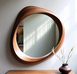 Miroir décoratif sur pied en verre Art Déco concave de luxe avec écran LED SN HANDICRAFTS pour la décoration intérieure - Product Image 1
