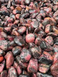 Piedras de Rodonita Pulimentadas, Cristal de Rodonita Rosa, Gemas de Varios Tamaños, Curativas, Decorativas, Venta al Por Mayor - Product Image 3