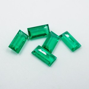 Piedra Preciosa de Esmeralda Cultivada en Laboratorio, 3.80 Quilates, Corte Cojín Verde (8X4mm), HAYAAT GEMS, para Joyería - Product Image 4