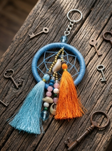 Llavero Atrapasueños Azul con Borlas, Cuentas y Conchas Decorativas - Product Image 2